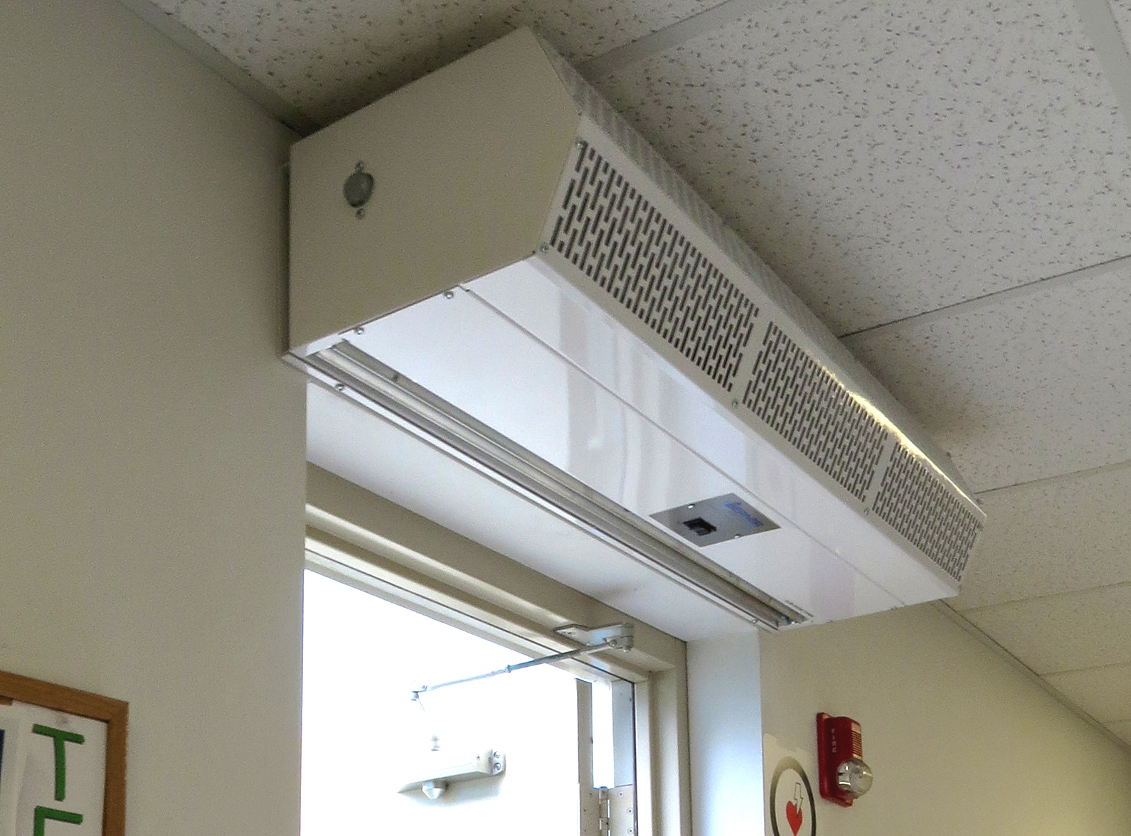 CLC08-1048AA-S01 - 48" White, Ambient Air, 120V, Single Phase, Berner Commercial Low Profile 8